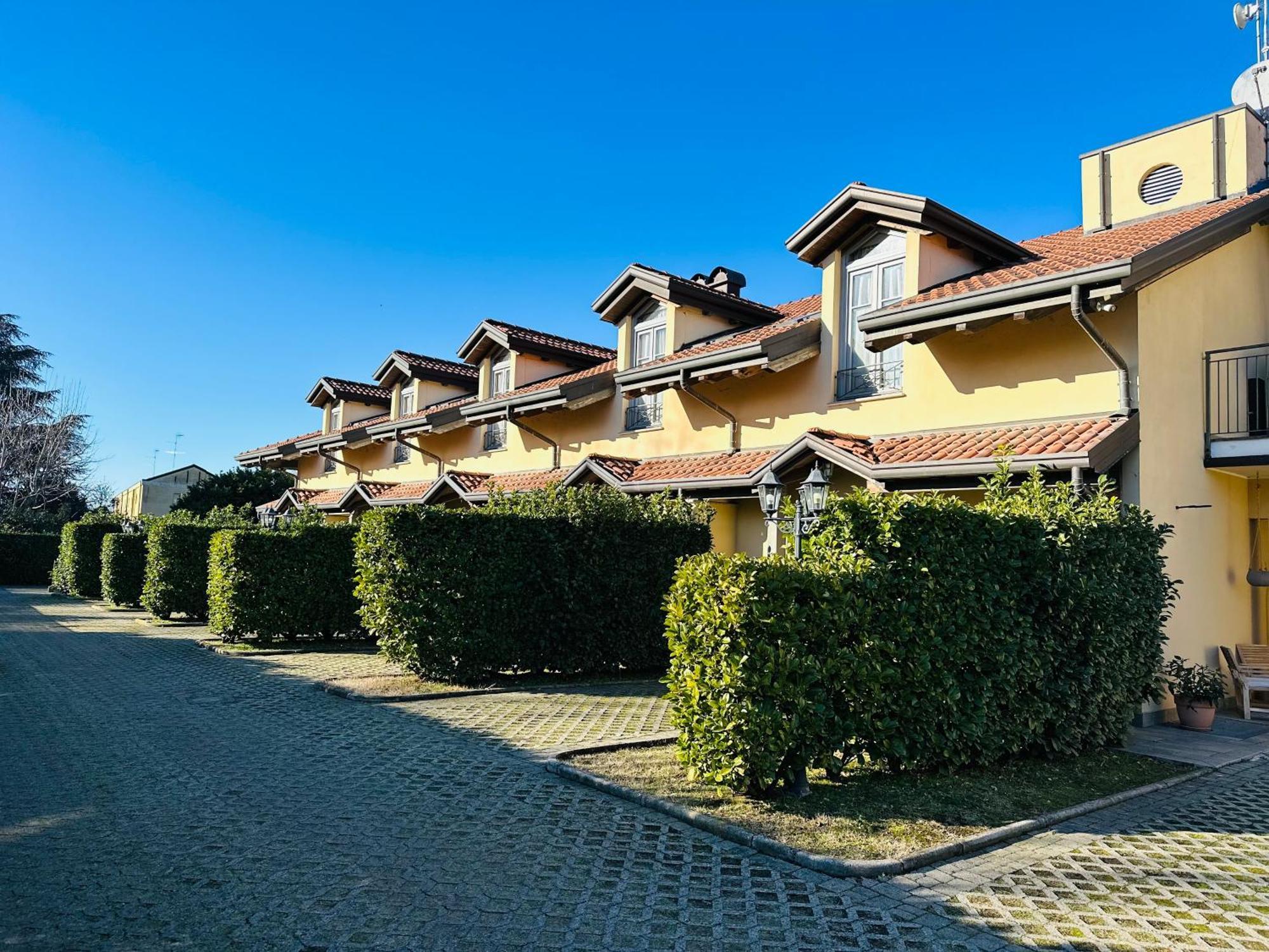 Motel Malpensa Inn & Hotel-Airport Казе-Нуове Экстерьер фото